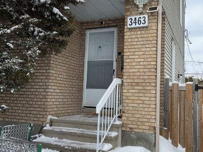 Family-Friendlyin QuietLaval Neighborhood
