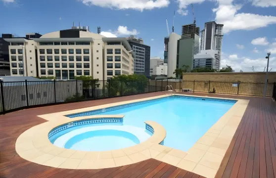 雷吉斯公園北碼頭酒店