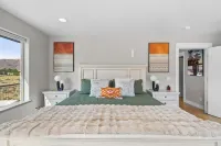 Luxury Moab Home, Stunning Views, 7 bd, sleeps 26