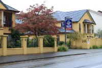 Alhambra Oaks Motor Lodge