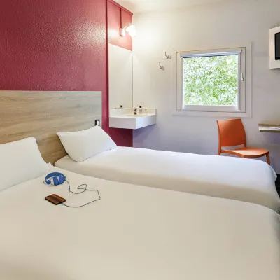 هوتل إف و كالي كوكويلي Hotels near محطة كاليه للعبارات
