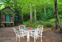 Trails Head Tiny House The Petting Zoo at Breezeway Farm附近的飯店