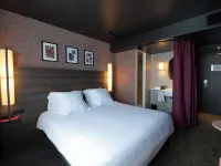 Oceania Lyon Hotels near 8th arr.