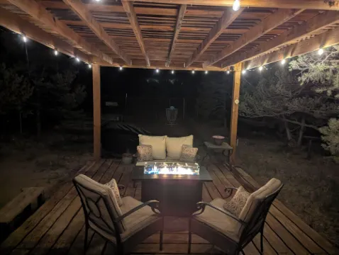 Inviting & Spacious~ Balcony~Propane Fire Pit~BBQ