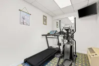 Days Inn by Wyndham Salem - Gym