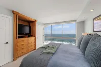 Ocean Front Luxury Beach Living!