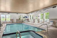 Holiday Inn Express & Suites New Buffalo, MI فنادق في New Buffalo