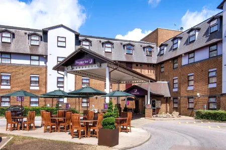 Premier Inn London Gatwick Airport (A23 Airport Way) Hotel Отели рядом со станцией Gatwick Railway Station