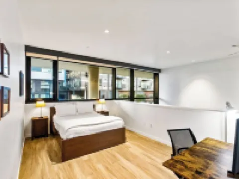 Open Loft in Redmond Core - 92 Walkscore! Hotels in Redmond