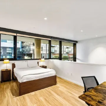 Open Loft in Redmond Core - 92 Walkscore! Отели в г. Редмонд