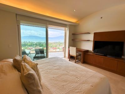 ANANA El Dorado 305 | Pool & Lake Views