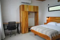 Cozy 2-Bed Getaway near Santa Teresa w/parking