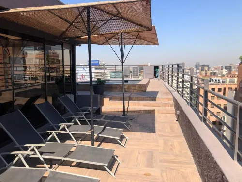 Your ideal space near the MUT | 1BR studio with A/C and city view