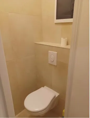 Sylvain du Puis residence opposite the Anderlecht chopine, ring, bus, metro.