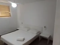 Oceanfront Living: Beachfront Apartment in Mindelo, Cape Verde โรงแรมใน