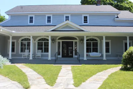 Luxurious Game Room and Indoor Pool - Stunning Family Retreat Отели в г. Морристаун