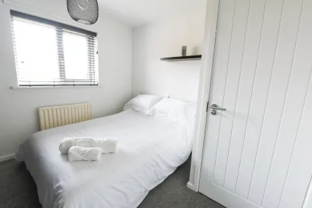 Modern Home in Barnsley Отели рядом с достопримечательностью «Experience Barnsley Museum and Discovery Centre»