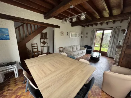 Quiet, detached house between Authie Bay and the beach Отели в г. Фор-Маон-Пляж