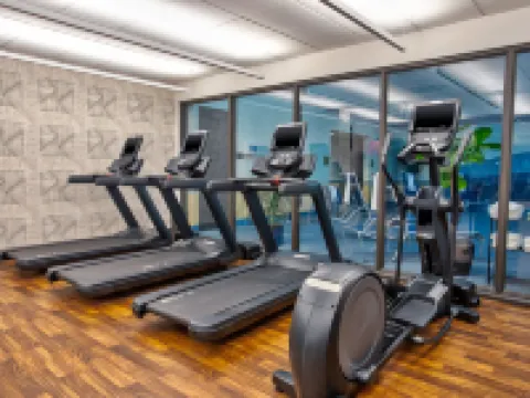 ダブルツリー バイ ヒルトン ランシング ランシングのホテル