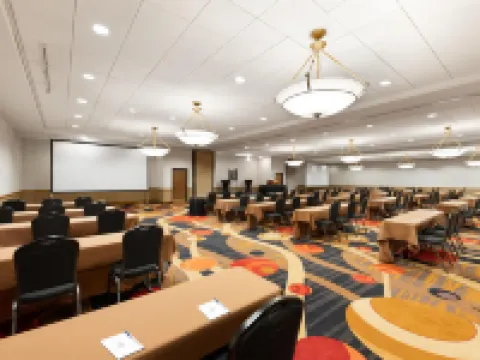 小石城温德姆河濱酒店 北小石城酒店