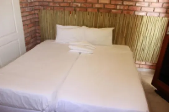 Pandeinge - Budget Double or Twin Room