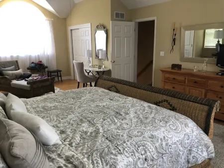 Quiet St- East Hampton close to Sag Harbor