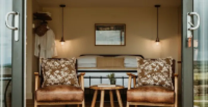 Cosy countryside Chalet with log burner and hot tub.