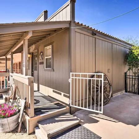 Western-Style Family Home 15 Mi to Lake Pleasant