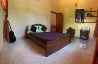 3-bedroom calm and cosy house in enjoyable Kandy with WiFi Hotels in pallekele