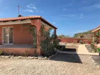 Full equipped bungalows with swimming pool, wifi, garden for 2 to 5 people 酒店