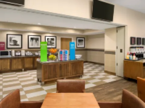 Hampton Inn & Suites Clayton/St. Louis-Galleria Area Hotels in Clayton