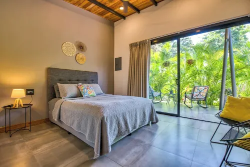 Villa Tres Lunas-Private Jungle Retreat with Pool
