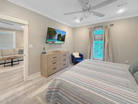 Upstairs Newly Built Condo at Diamondhead Country Club - Walk to the Clubhouse