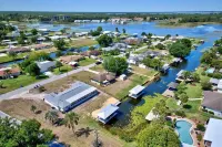 Charming 3-bedroom house in serene Lake Placid with AC, WiFi