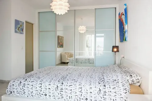 Sunny Escape with beautiful sea view