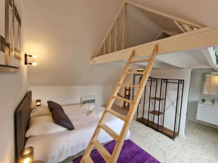 Small Paimpolaise house 2 minutes' walk from town center and port. Отели в г. Пемполь