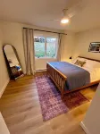 Renovated 2-bedroom lake home on private lake minutes from countless amenities - Chalets