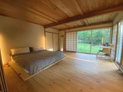 Serene Japanese traditional crafted farmhouse acres of woodland. Hôtels à proximité de : Minnewaska State Park Preserve