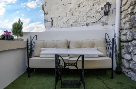 APARTMENT WITH YACUZZI