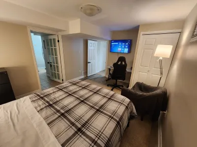 Cozy Basement Suite – Private 1-Bedroom with Full Kitchen Hotels near Fanshawe College