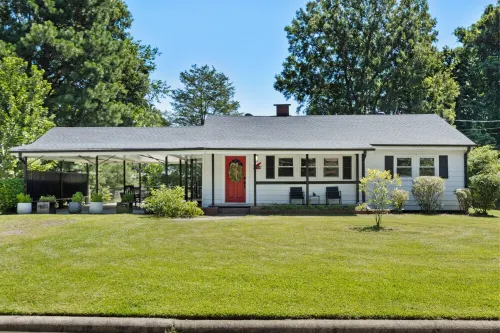 Quiet and Contemporary Home in Coveted Watts-Hillendale. Close to Duke/VA.