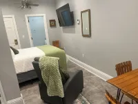 Cozy Stylish Executive Studio, Great Downtown Pascagoula Location