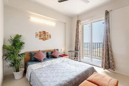 Chic 2-bedroom apartment with WiFi, AC in charming Noida