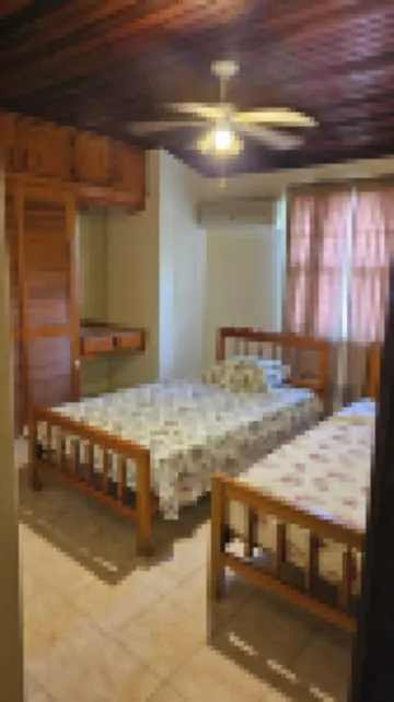 Beautiful and Cozy 3 Bedroom Home in walking distance to the beach and shops!