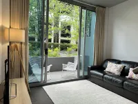 Modern Loft Retreat in Barton near Parliament House Hotel a Barton