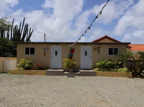Love and Peace Vacation Rental Aruba