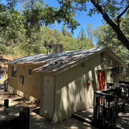 Yosemite Bug Rustic Mountain Resort