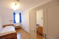 City Apartment 12b - Located right next to the pedestrian zone and Brühl Palace Park
