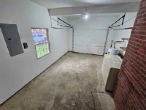 Gorgeous model single family home, fully renovated and ready for you.