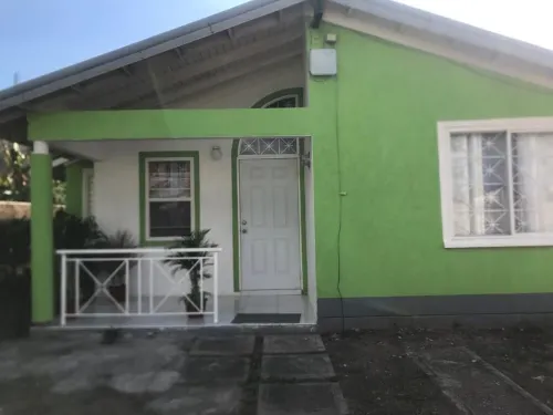 Polly dreams Vacation home, Aviary old Harbor Hotels in Old Harbour